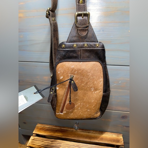 Cowhide Sling Bag - Picture 3 of 6